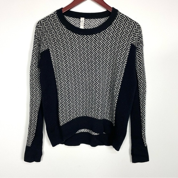 Lululemon Yogi Crew Merino Wool Patterned Sweater Size 4 - Picture 10 of 10